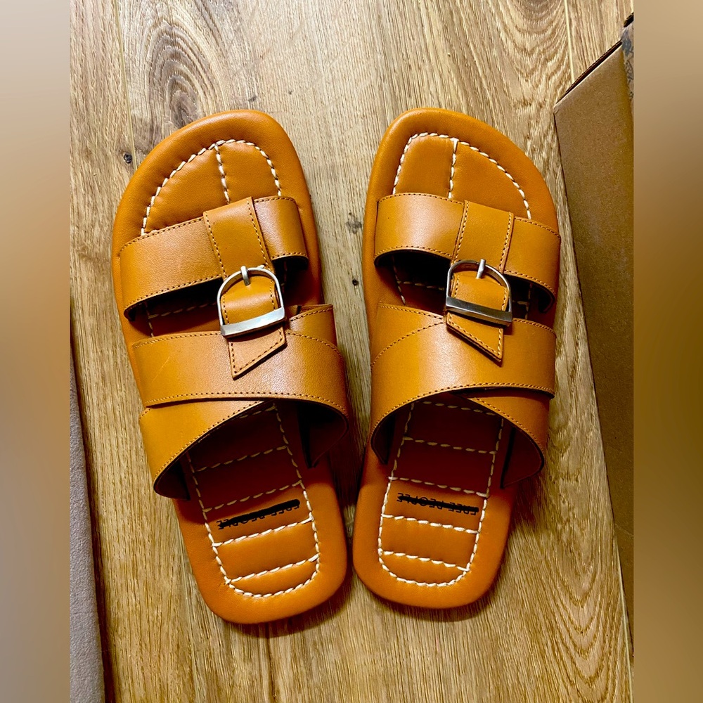 New with box free people sloan buckle sandal in cinnamon clay